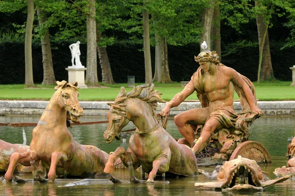 Frankrike, bassin du char d apollon i park i versailles palac — Stockfoto