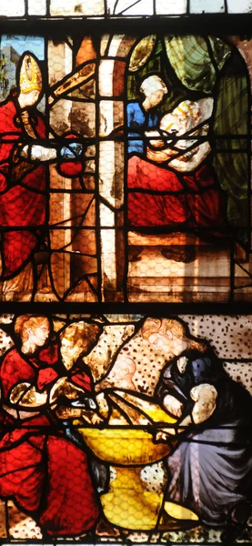 Vidriera en la iglesia San Martín de Triel — Foto de Stock