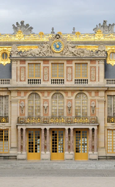 The facade of Versailles Palace in France — Stock Photo, Image