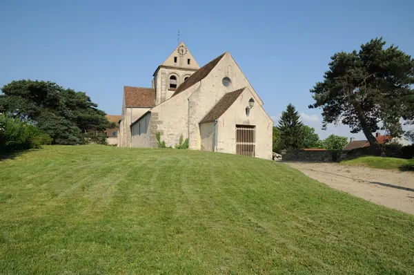 Frankrike, den gamla kyrkan av courdimanche — Stockfoto