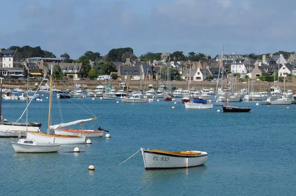 Bretagne, malebného přístavu ploumanach — Stock fotografie