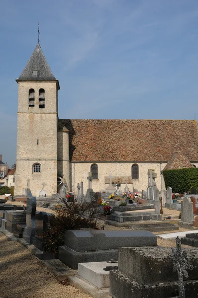 Francia, iglesia Saint Eloi en Les Menuls — Foto de Stock