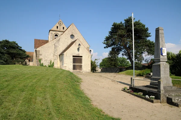 Francia, la vecchia chiesa di Courdimanche — Foto Stock