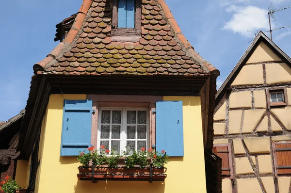 Alsasko, malebné staré vesnici eguisheim — Stock fotografie