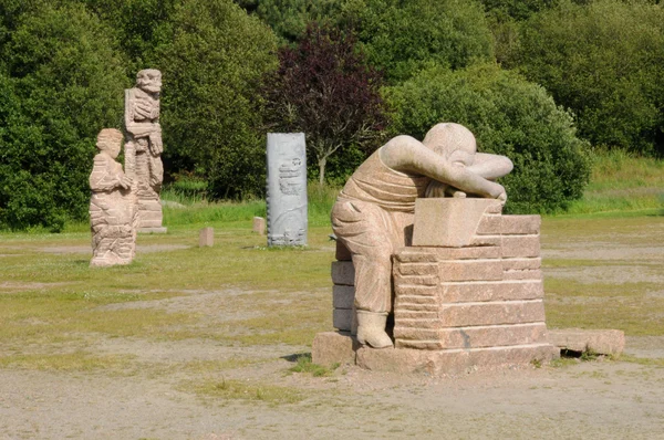 Le parc des sculptuur in ploumanac h in Bretagne — Stockfoto