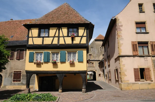 A aldeia de Rouffach na Alsácia — Fotografia de Stock