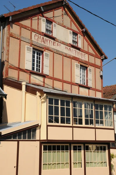 法国、 如诗如画的老房子在王安石 sur 塞纳河畔 — 图库照片