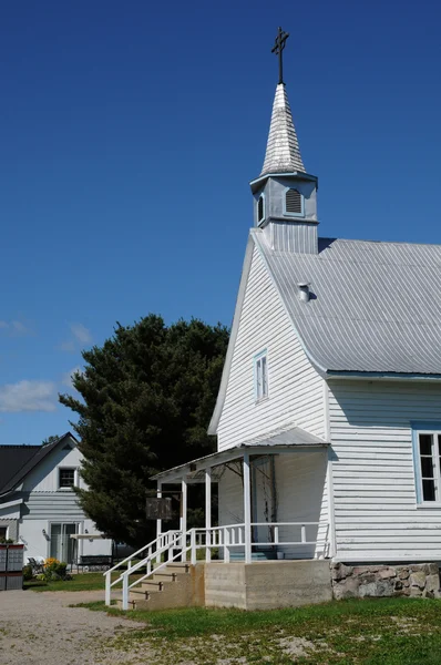 Quebec, the church of the village of Saint Simeon — Stock Photo, Image