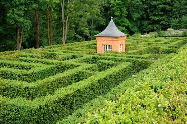 Francia, el jardín del castillo de Breteuil —  Fotos de Stock