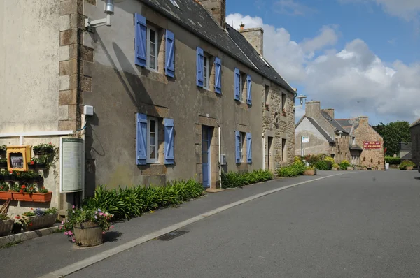 Bretagne, el pintoresco pueblo antiguo de Tregastel — Foto de Stock