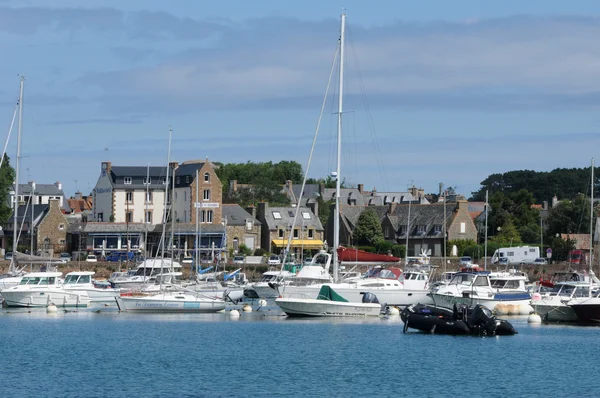 Picturesque port ploumanac h — Stok fotoğraf