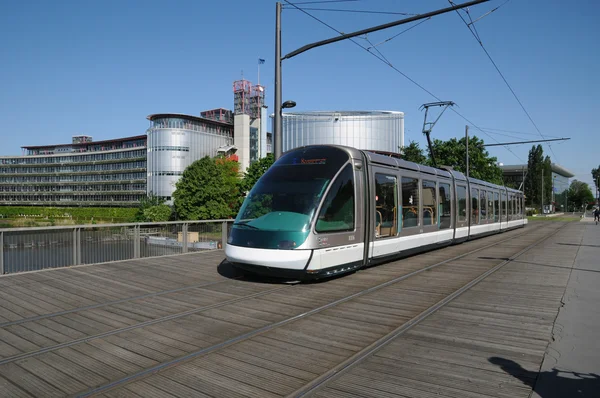 France, tramway in European Parliamant distric of Strasbourg — Stock Photo, Image