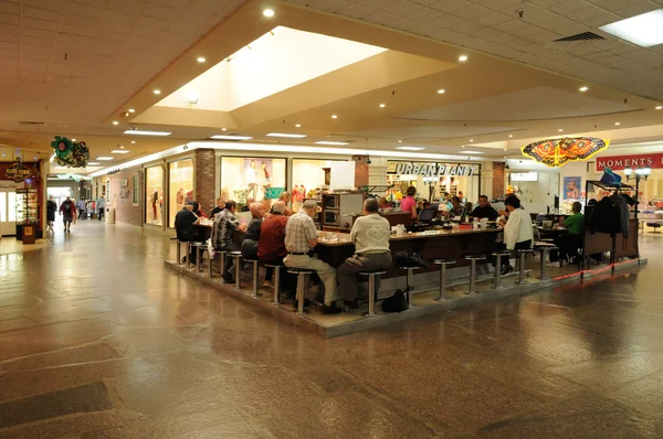 Canadá, Quebec, um centro comercial em Alma — Fotografia de Stock