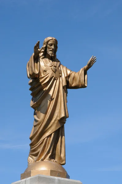 Quebec, a statue of Jesus in the village of Baie des sables — Stock Photo, Image