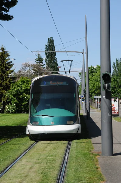 France, tramway in European Parliamant distric of Strasbourg — Stock Photo, Image
