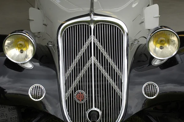 프랑스에서 오래 된 자동차 — 스톡 사진