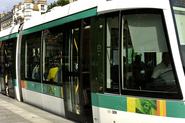 Иль-де-Франс, трамвай в Париж — стоковое фото
