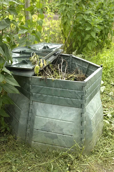 Compost barrel in a garden — Stock Photo, Image