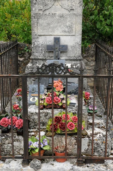 Cementerio en Aquitania — Foto de Stock