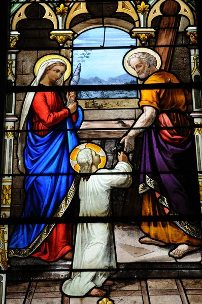 Witraż w kościele houlgate w Normandii — Zdjęcie stockowe