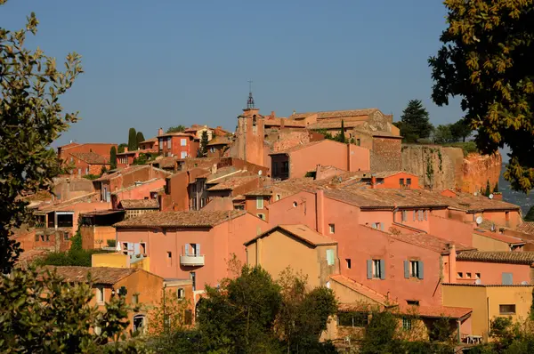 Люберон, деревня Руссийон в Провансе — стоковое фото
