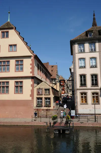Alsace, gamla och historiska distriktet i strasbourg — Stockfoto