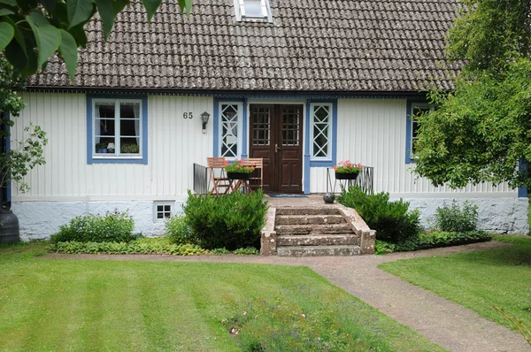 Casa velha e pitoresca em Storlinge — Fotografia de Stock