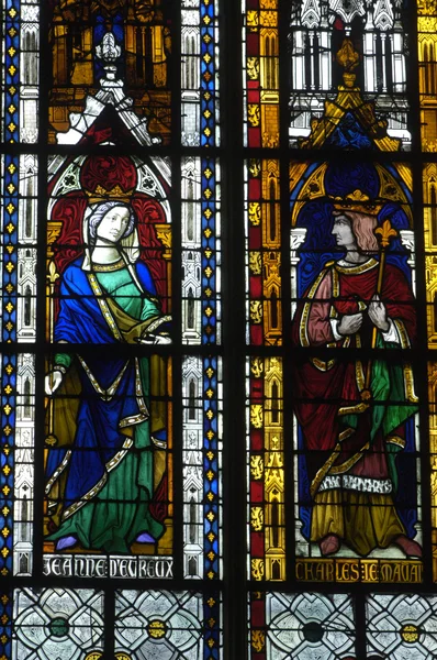 Glasraam in de collegiale kerk van mantes la jolie — Stockfoto