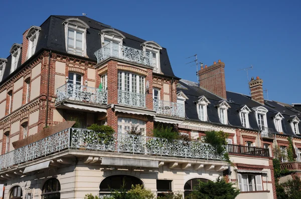 Picturesque old house in Deauville in Normandie — Stock Photo, Image