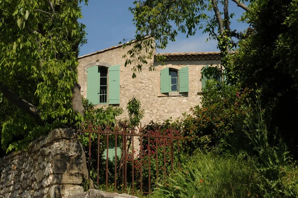 Pequeño pueblo de Eygalieres en Provenza —  Fotos de Stock