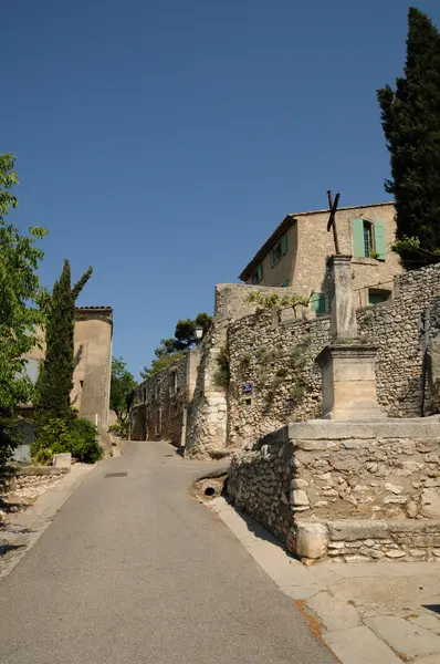 Pequena aldeia de Eygalieres em Provence — Fotografia de Stock