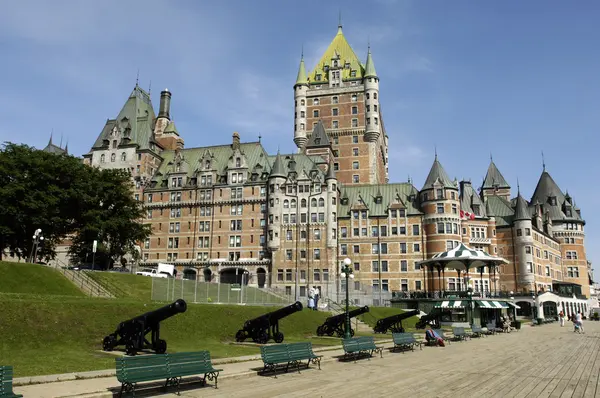 Le chateau frontenac in de stad van quebec — Stockfoto