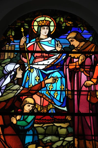 Farvet glas vindue i Vermand kirke i Picardie - Stock-foto