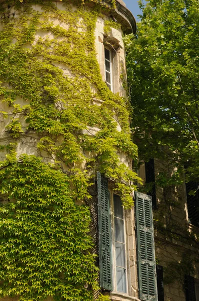 Historische estoublon kasteel in fontvieille — Stockfoto