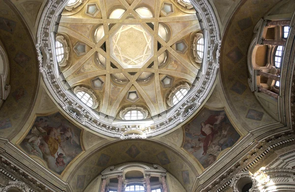 Torino'da San lorenzo Kilisesi — Stok fotoğraf