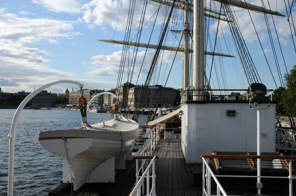 Barco en el mar Báltico en Estocolmo —  Fotos de Stock