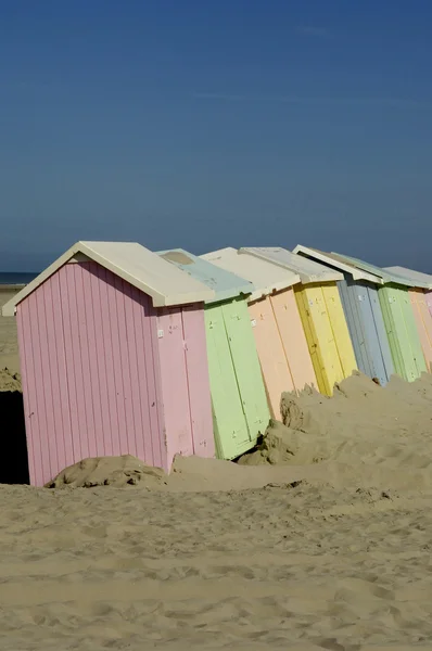 Tengerparti kunyhót Berck-Nord-Pas de Calais-ban — Stock Fotó