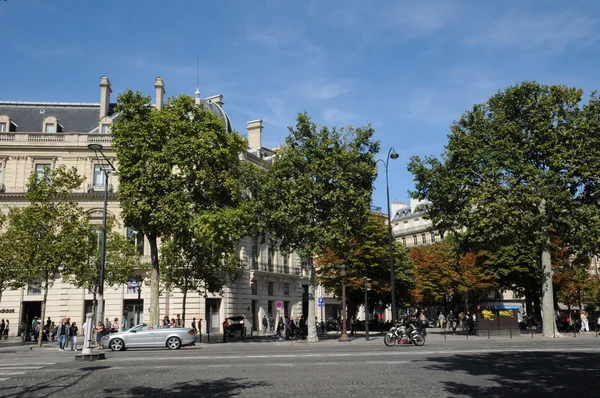 França, edifício antigo em les ChampsElysees — Fotografia de Stock