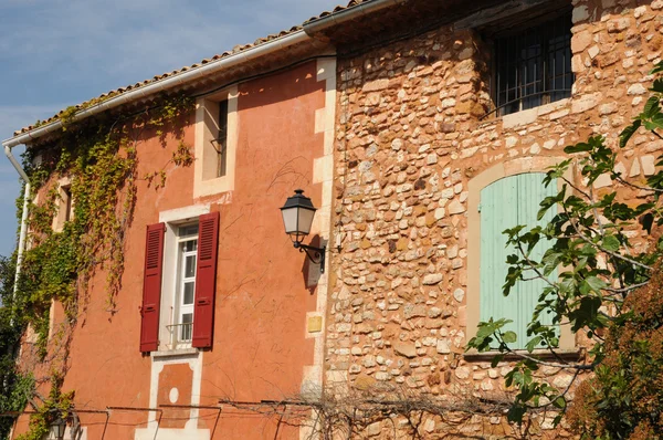 Luberon, il villaggio di Roussillon in Provenza — Foto Stock