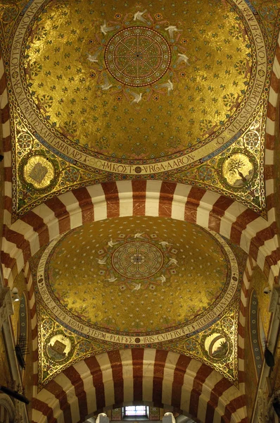 Interior de Notre-Dame de la Garde en Marsella — Foto de Stock