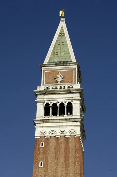 Αγίου Μάρκου ΚΩΔΩΝΑ ΤΕΤΡΑΓΩΝΟ πύργος στη Βενετία — Φωτογραφία Αρχείου