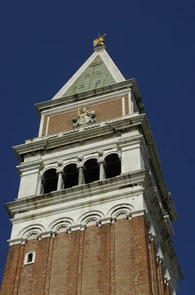 Αγίου Μάρκου ΚΩΔΩΝΑ ΤΕΤΡΑΓΩΝΟ πύργος στη Βενετία — Φωτογραφία Αρχείου
