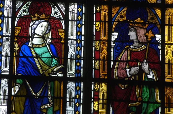 Vitrais na igreja colegial de Mantes La Jolie — Fotografia de Stock