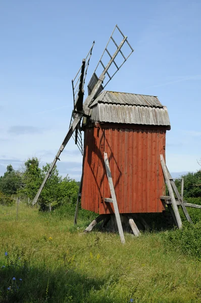 Швеция, старая и историческая ветряная мельница Сторлинга — стоковое фото