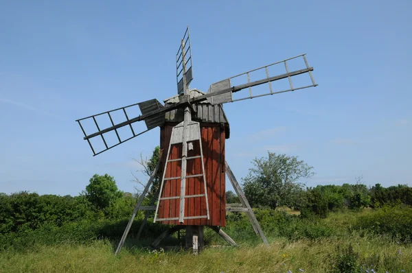 Suède, ancien et historique moulin à vent de Storlinge — Photo