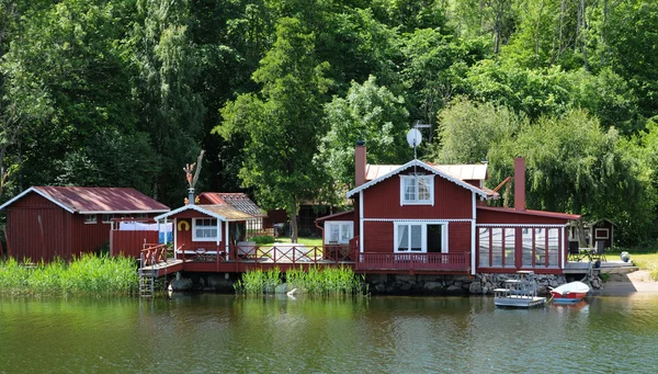 Sverige, pittoreska hus på en liten ö nära stockholm — Stockfoto