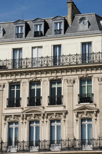 France, old building in les ChampsElysees — Stock Photo, Image