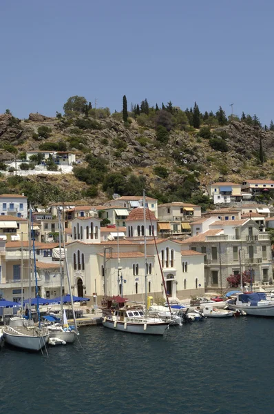 Pintoresca isla de Poros en golfo Sarónico — Foto de Stock