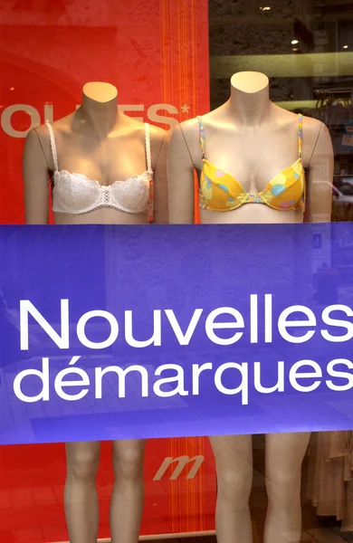 France, dummies in a display window in Paris — Stock Photo, Image