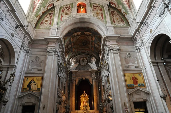 Basiliek dos martirios in Lissabon — Stockfoto
